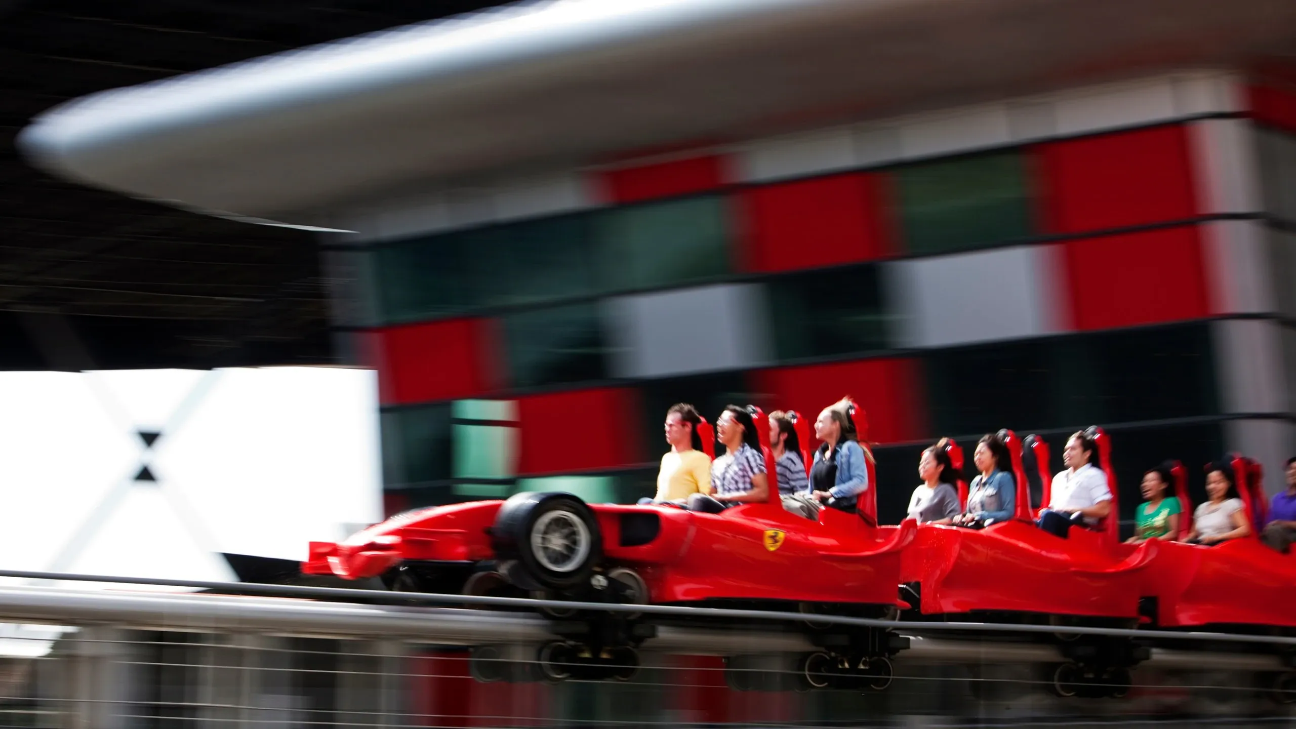 63555-Ferrari-World.webp