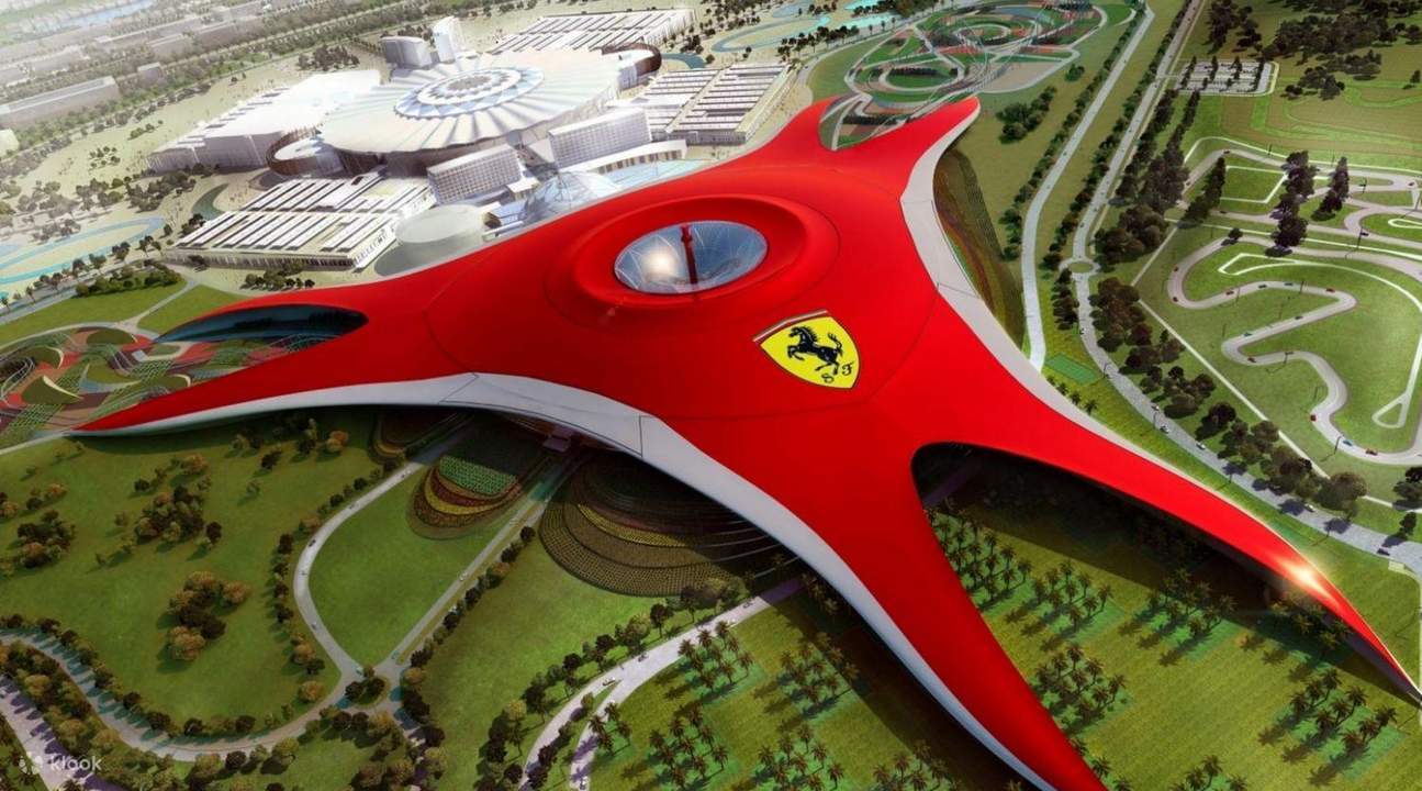 法拉利世界主題樂園.jpg