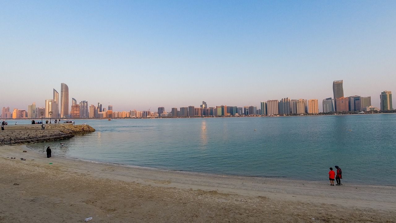 abu-dhabi-5249641_1280.jpg